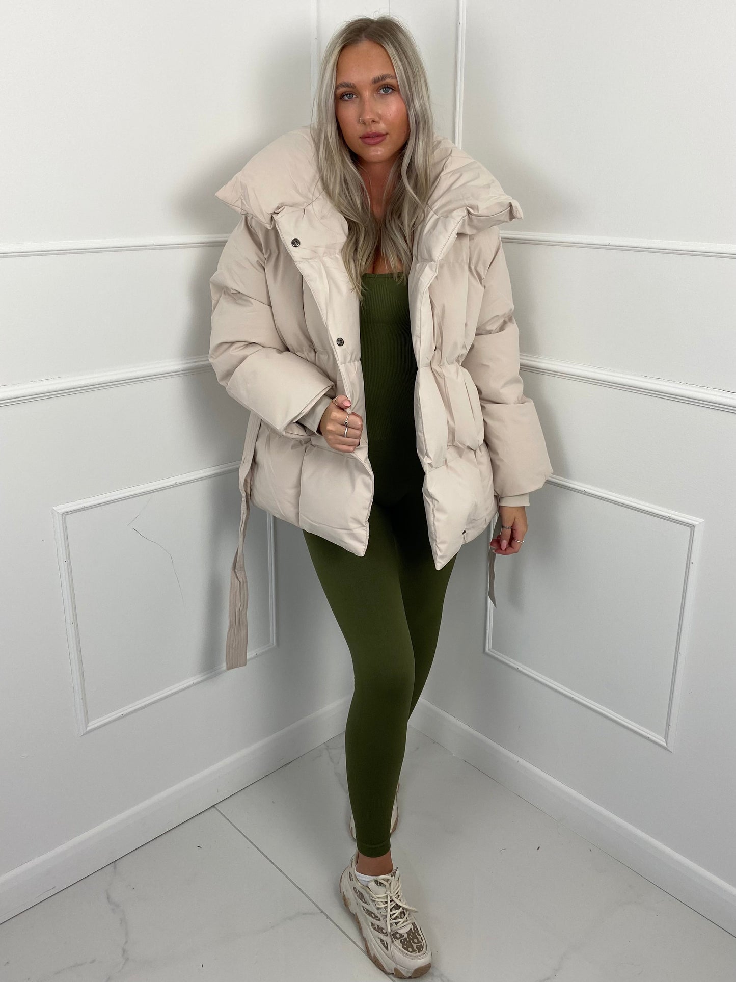 Karly Short Belted Puffer - Jas