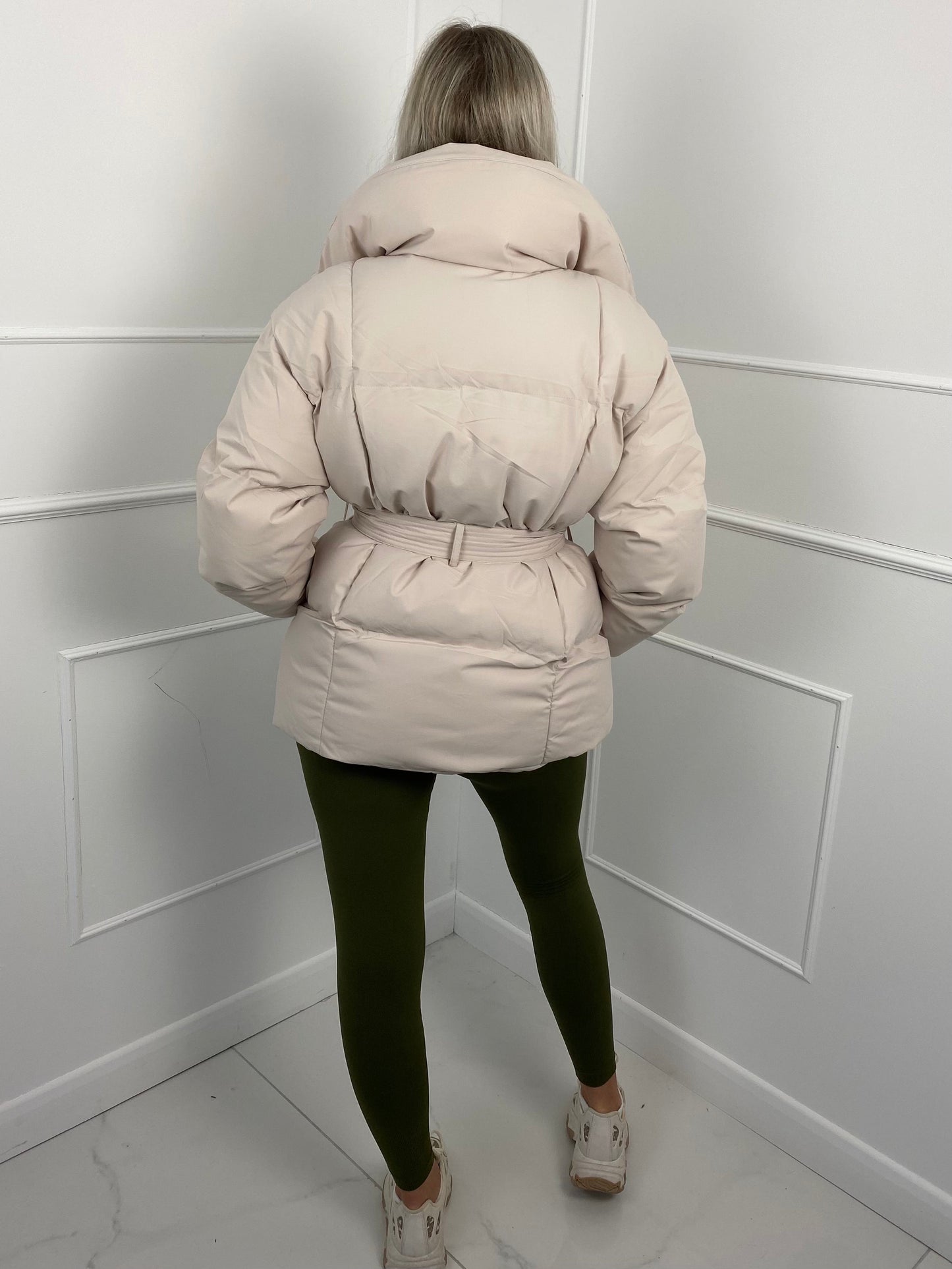 Karly Short Belted Puffer - Jas