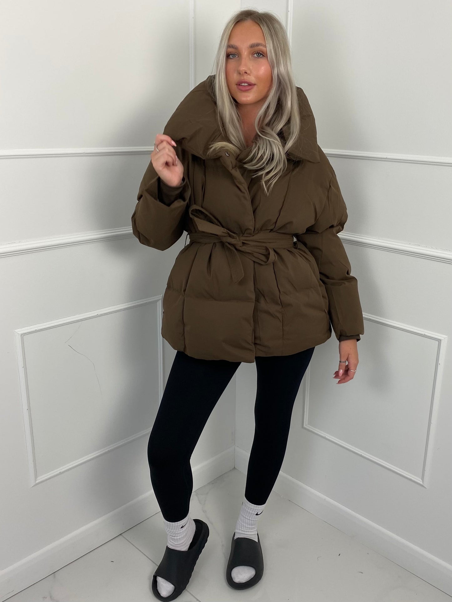 Karly Short Belted Puffer - Jas