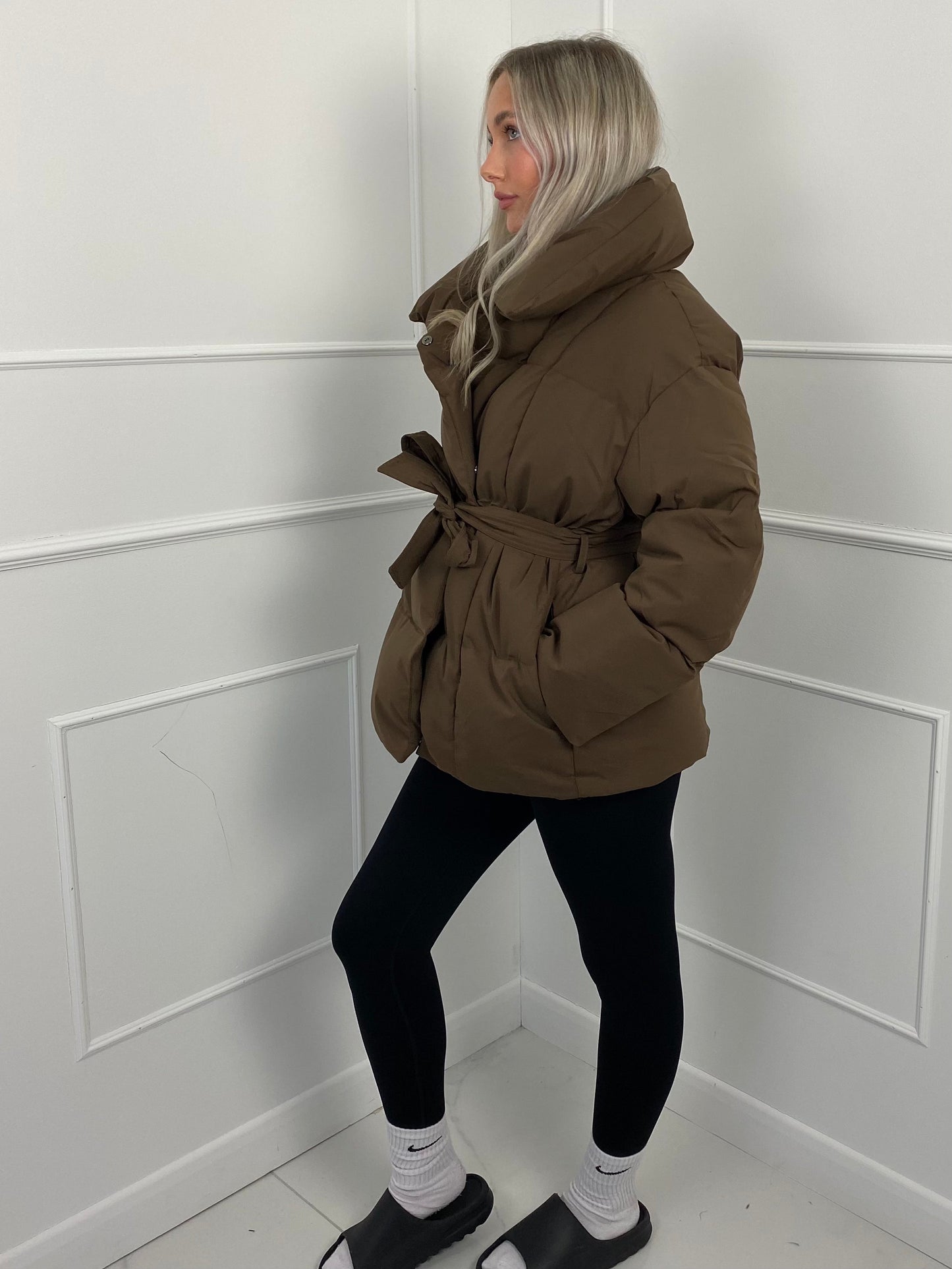 Karly Short Belted Puffer - Jas