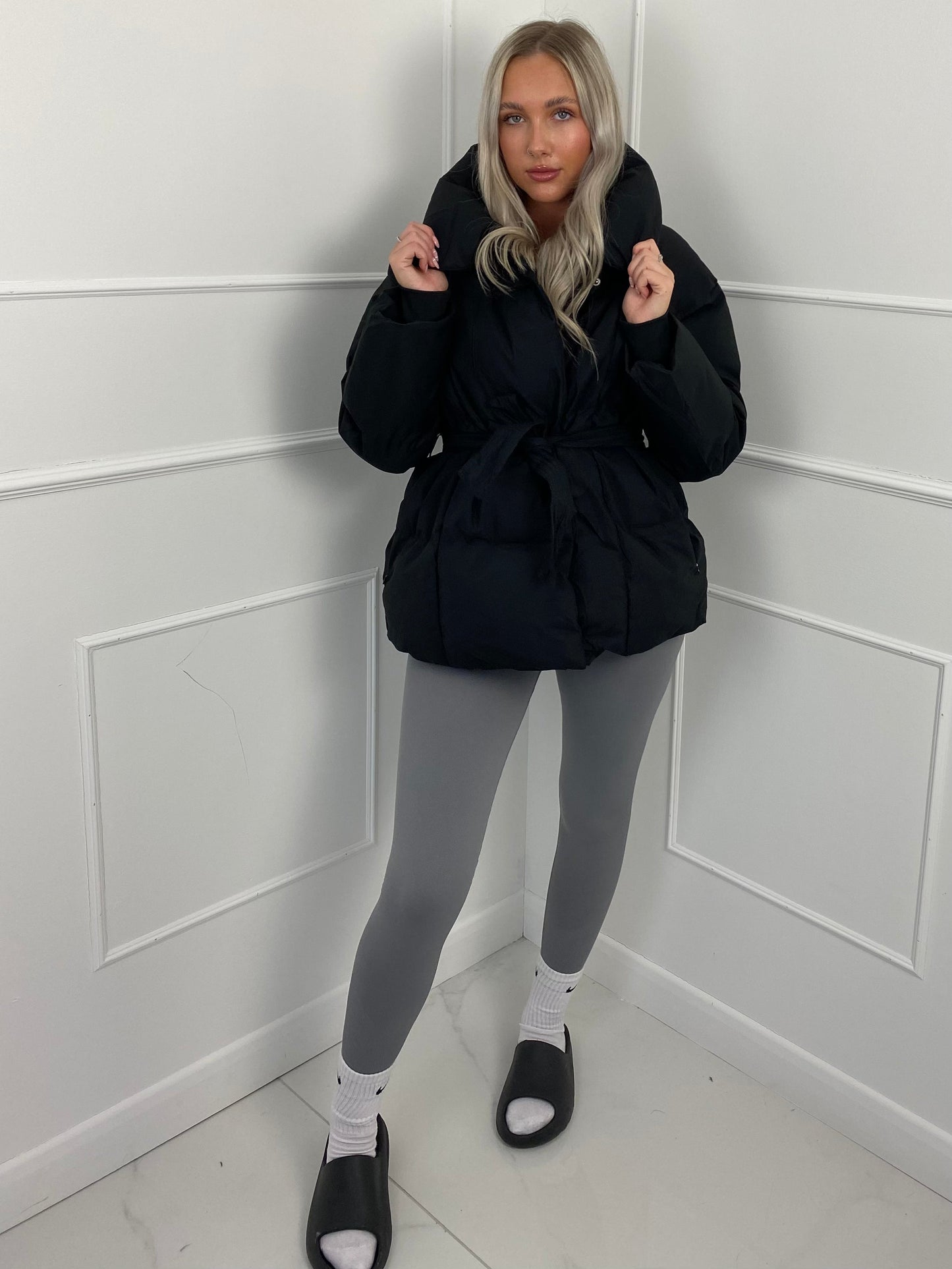 Karly Short Belted Puffer - Jas