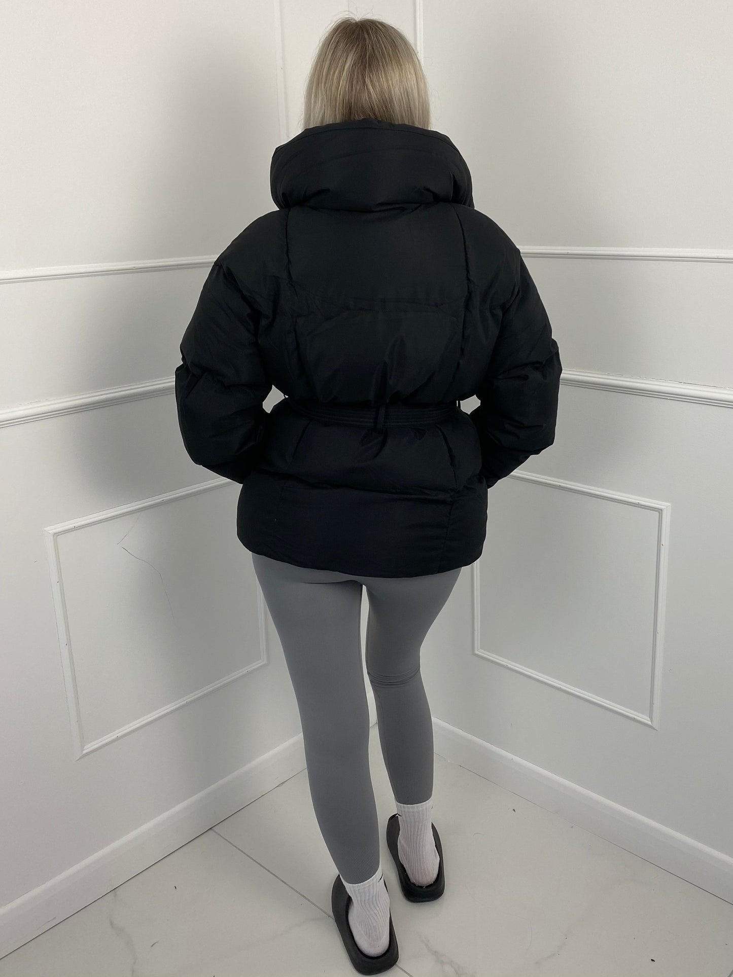 Karly Short Belted Puffer - Jas